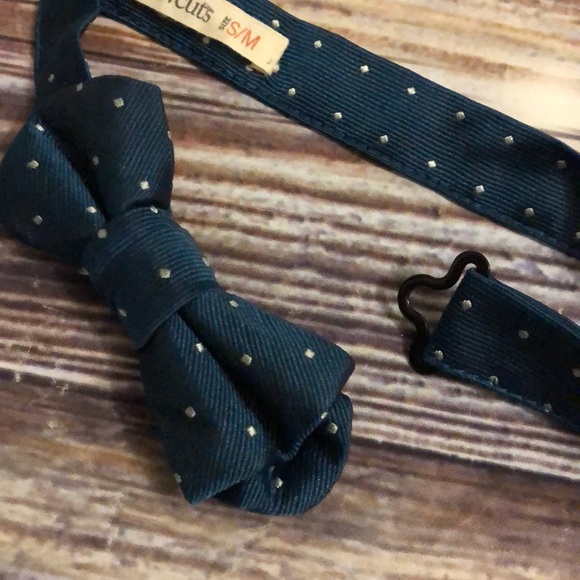 Crewcuts polka dot bow tie size small - Picture 4 of 4